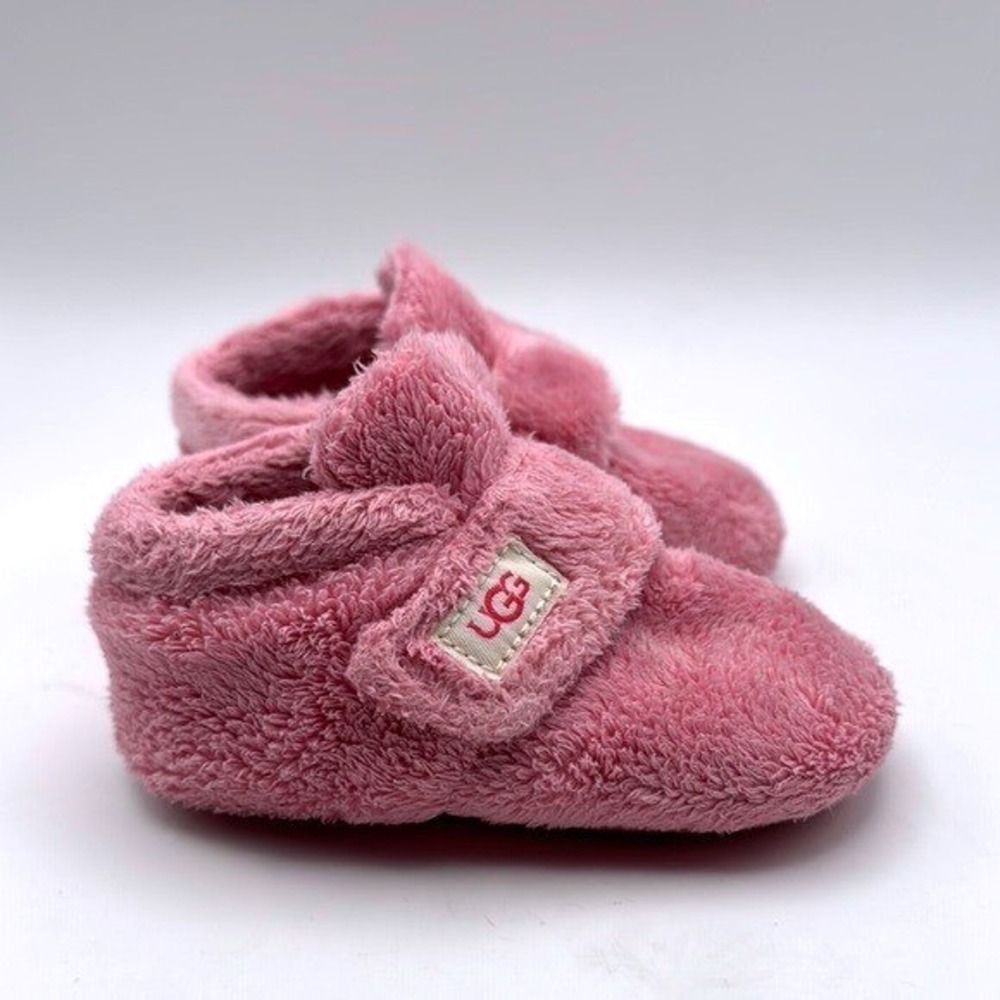 UGG Pink Fuzzy Baby Booties Crib Shoes Infant Toddler Size 4.5